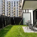 Stylish For 4 People With Underground Parking By Renters Apartmán