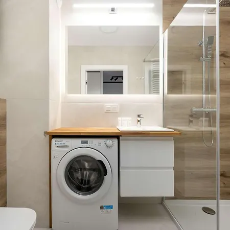 Appartement Stylish For 4 People With Underground Parking By Renters Wrocław