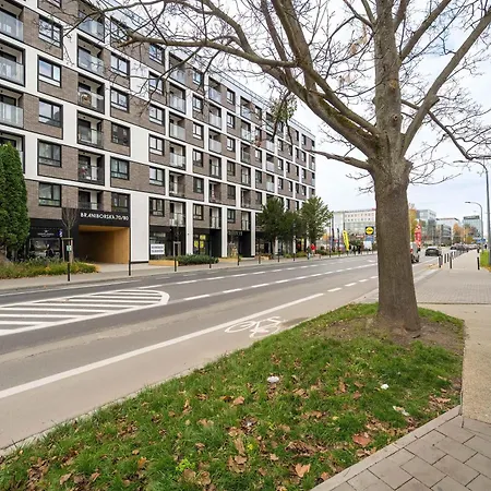 Stylish For 4 People With Underground Parking By Renters Appartement *