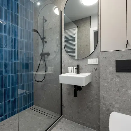 Stylish For 4 People With Underground Parking By Renters Διαμέρισμα *