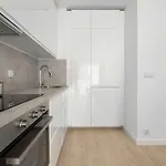 Stylish For 4 People With Underground Parking By Renters *