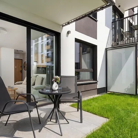 Stylish For 4 People With Underground Parking By Renters * Vratislav