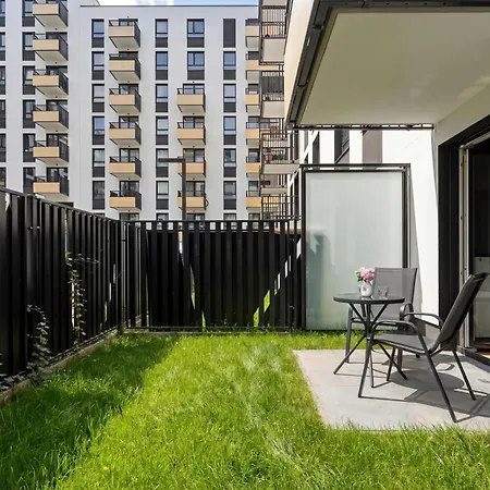 Stylish For 4 People With Underground Parking By Renters Apartmán