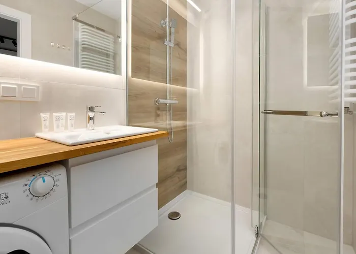 Stylish For 4 People With Underground Parking By Renters Lejlighed *