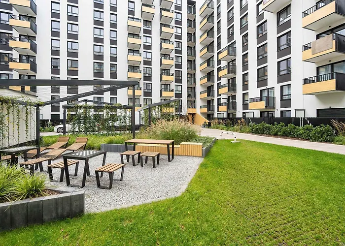 Lejlighed Stylish For 4 People With Underground Parking By Renters