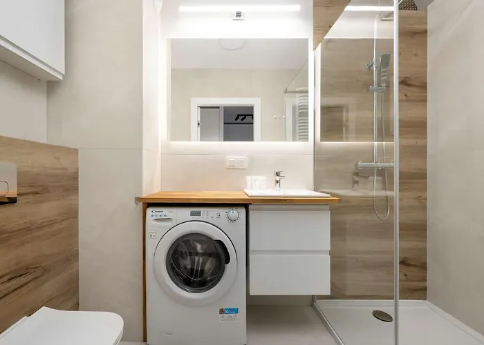 Lejlighed Stylish For 4 People With Underground Parking By Renters Wrocław